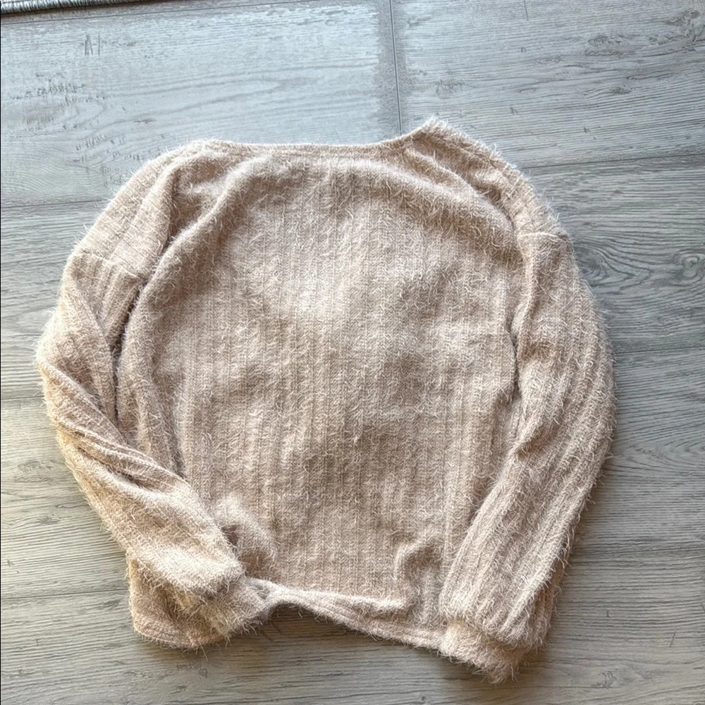 Baby pink Sweater Twist Detail - Picture 3 of 3
